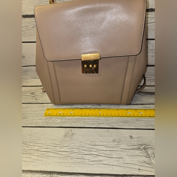 Michael Kors Mindy MD Leather Backpack Pre-owned main image 5